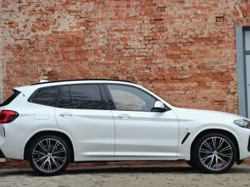 BMW X3 xDr 30d M-SPORT 21Z AHK StHz INDIVIDUAL ACC