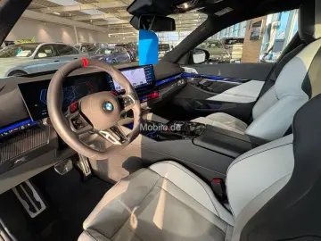 BMW M5 Plug-In Hybrid Touring xDrive Klimaaut. AHK