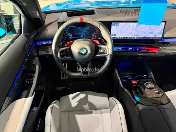 BMW M5 Plug-In Hybrid Touring xDrive Klimaaut. AHK