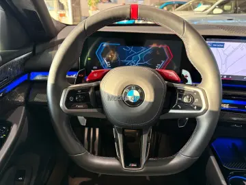 BMW M5 Plug-In Hybrid Touring xDrive Klimaaut. AHK