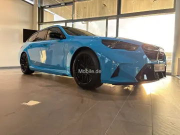 BMW M5 Plug-In Hybrid Touring xDrive Klimaaut. AHK