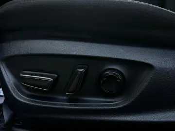 Toyota Camry Gen-Viii-2017