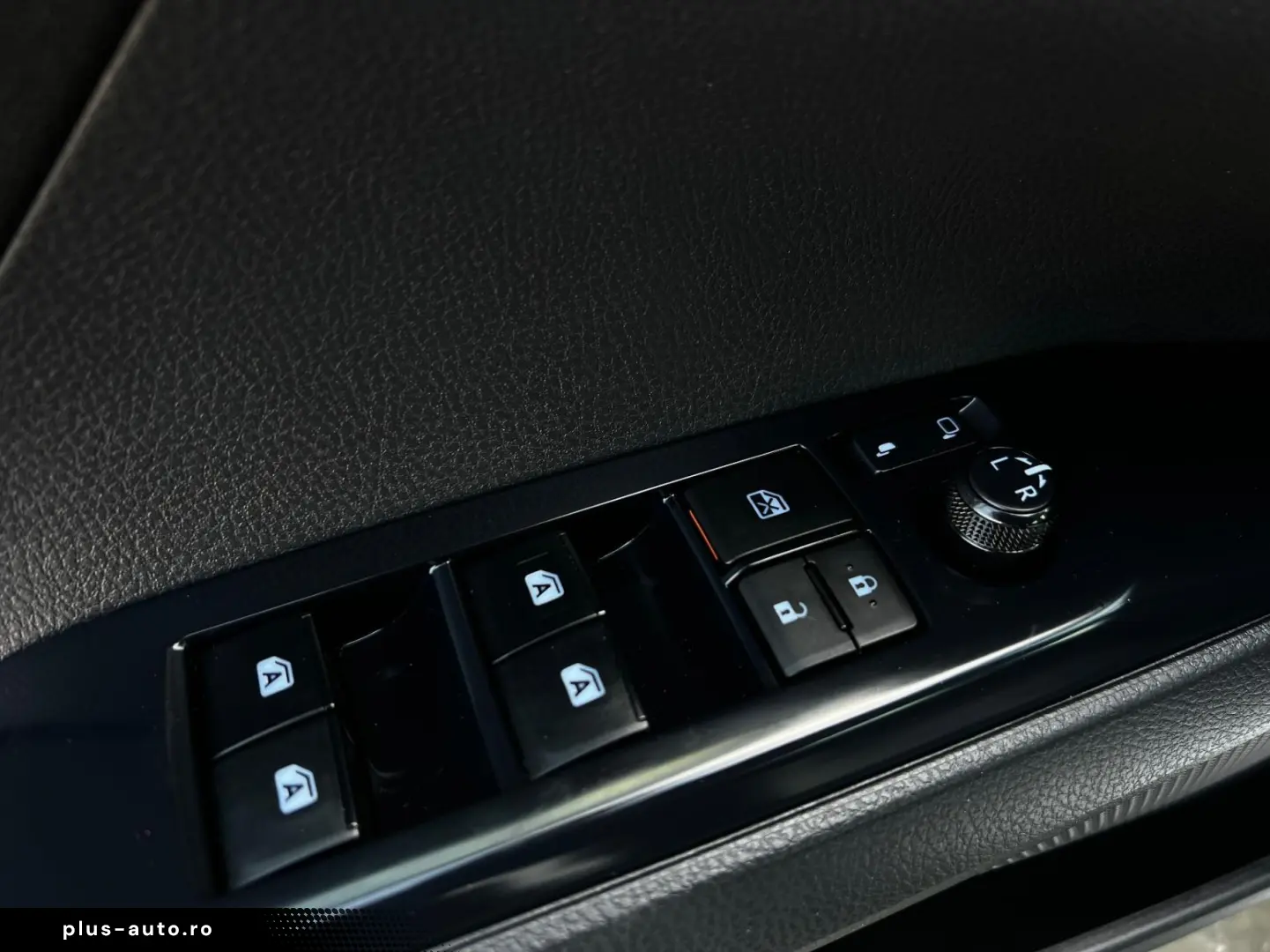 Toyota Camry Gen-Viii-2017