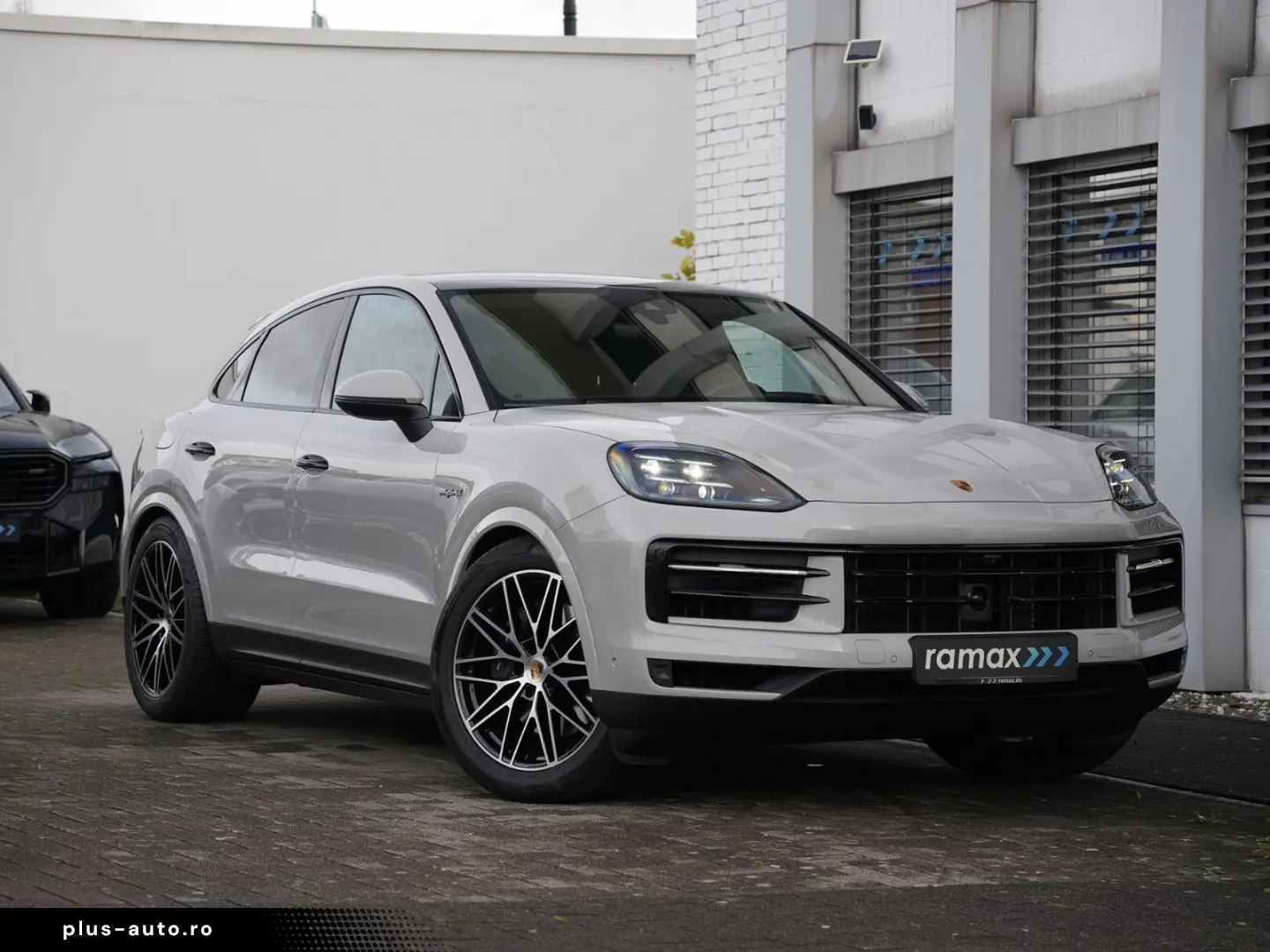 PORSCHE E-Hybrid Coupé ACC-LUFTF-PANO-HD-AHK-HUD-BOSE-RS