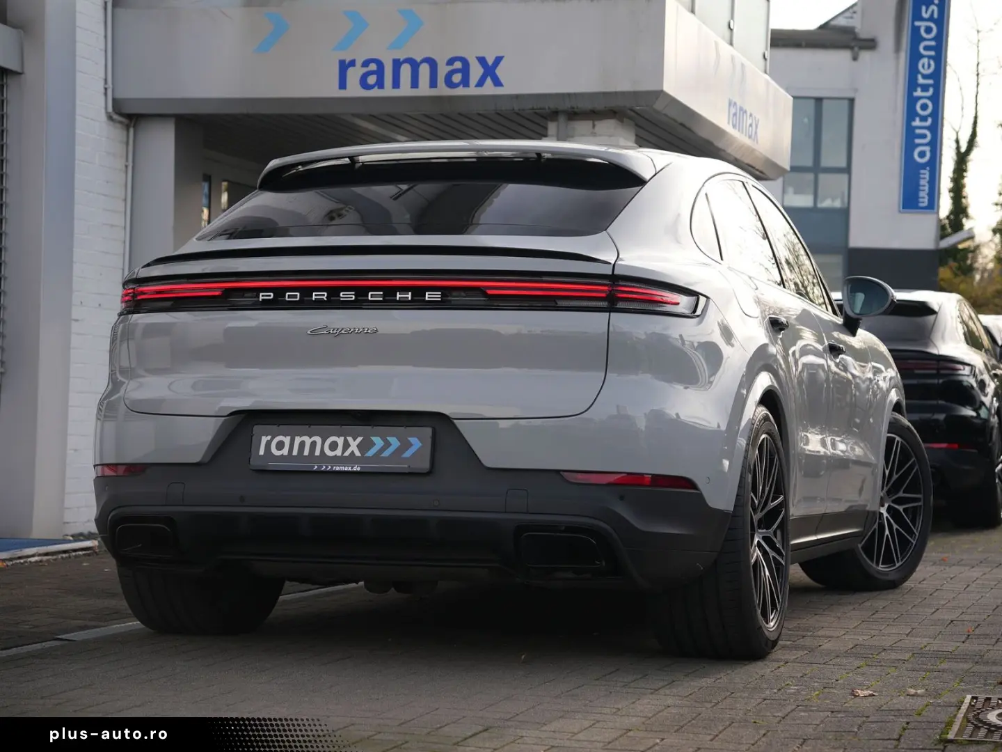 PORSCHE E-Hybrid Coupé ACC-LUFTF-PANO-HD-AHK-HUD-BOSE-RS