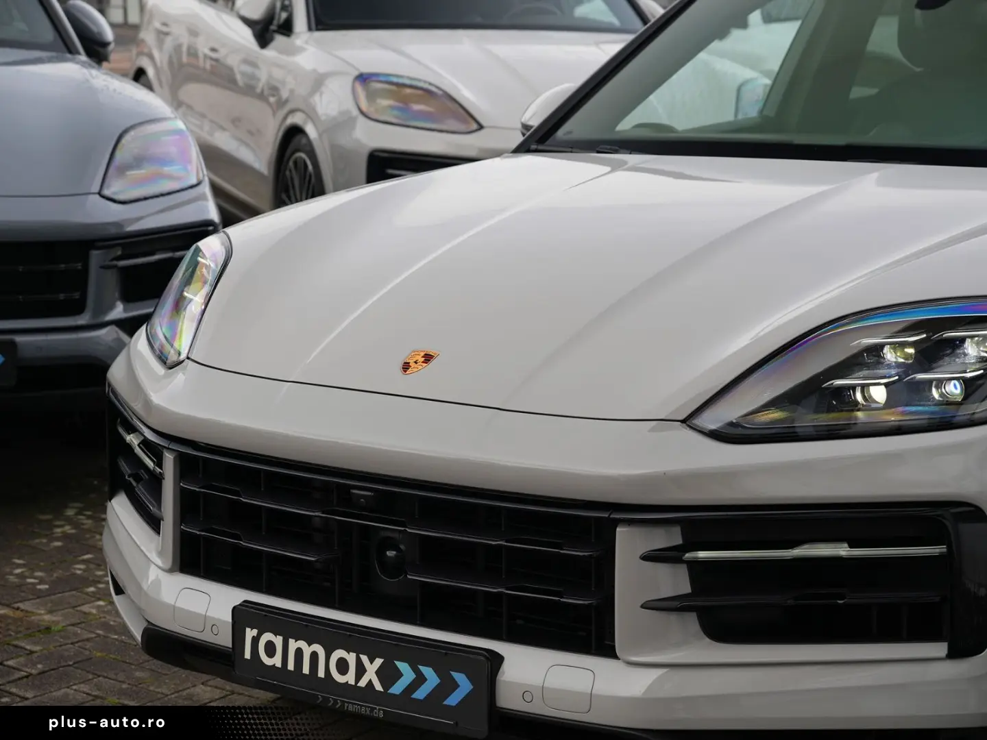 PORSCHE E-Hybrid Coupé ACC-LUFTF-PANO-HD-AHK-HUD-BOSE-RS