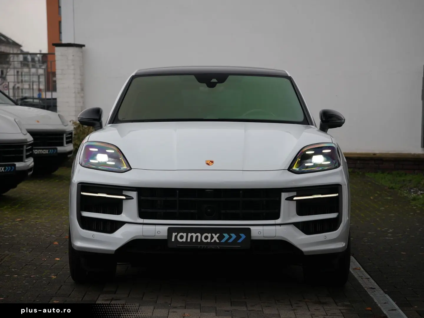 PORSCHE E-Hybrid Coupé SPORTDESIGN-ACC-LUFTF.-PANO-VOLL