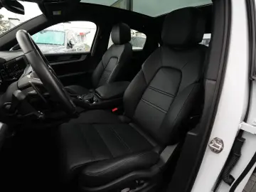 PORSCHE E-Hybrid Coupé SPORTDESIGN-ACC-LUFTF.-PANO-VOLL