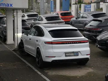 PORSCHE E-Hybrid Coupé SPORTDESIGN-ACC-LUFTF.-PANO-VOLL