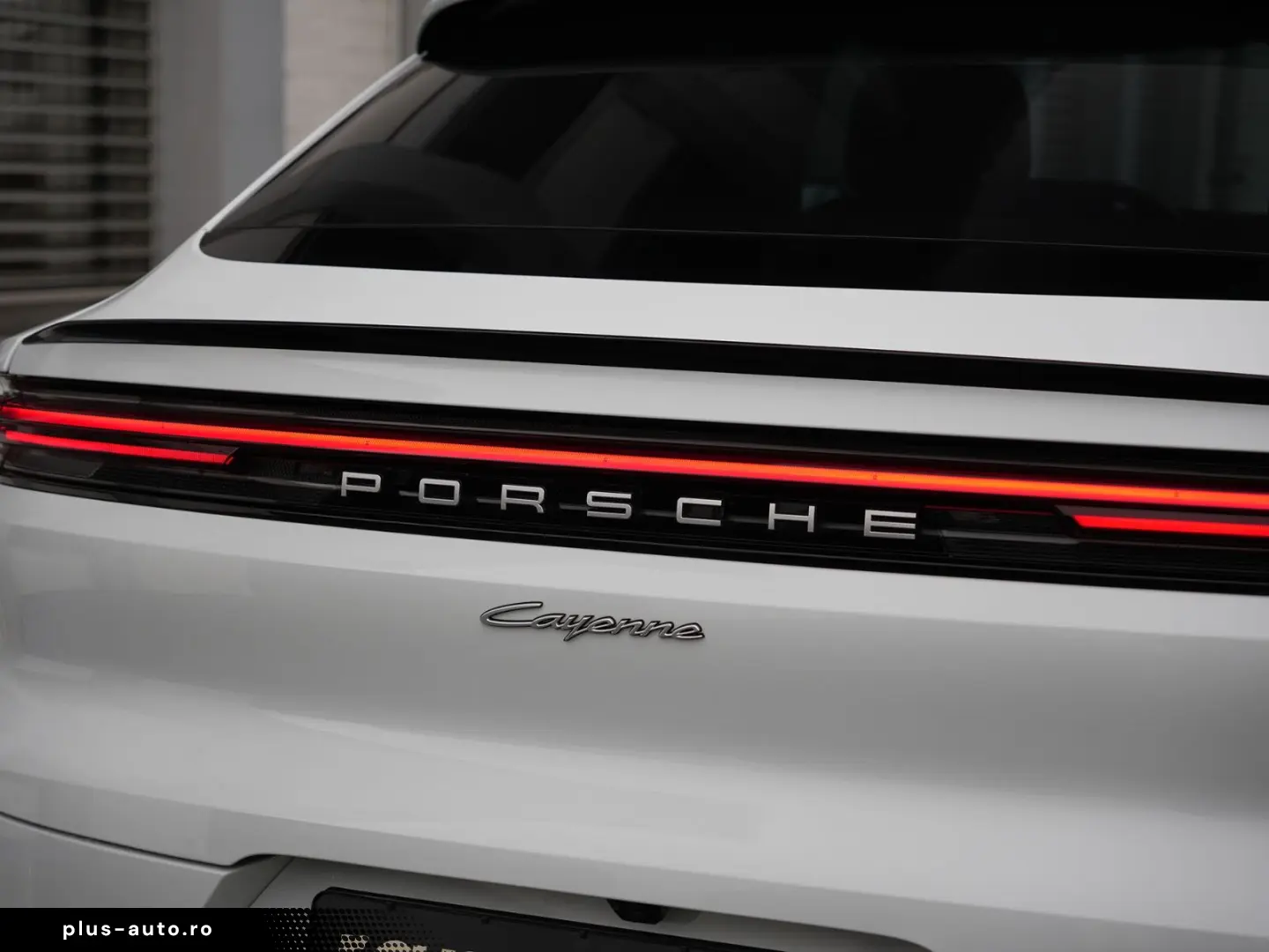 PORSCHE E-Hybrid Coupé SPORTDESIGN-ACC-LUFTF.-PANO-VOLL