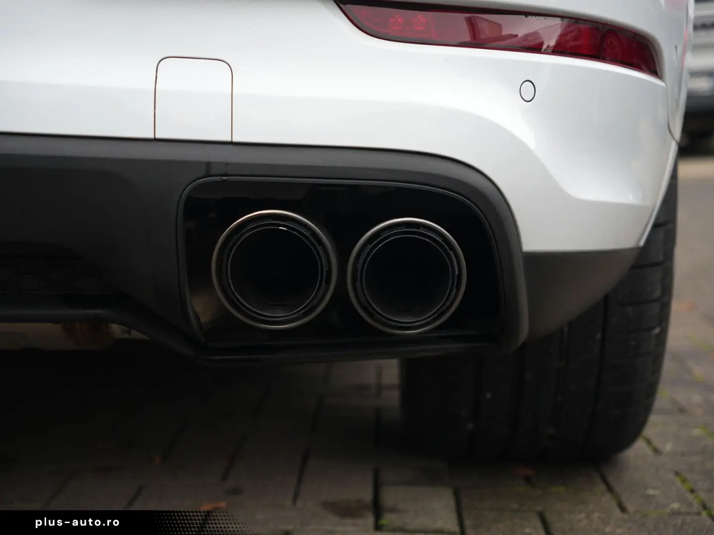 PORSCHE E-Hybrid Coupé SPORTDESIGN-ACC-LUFTF.-PANO-VOLL