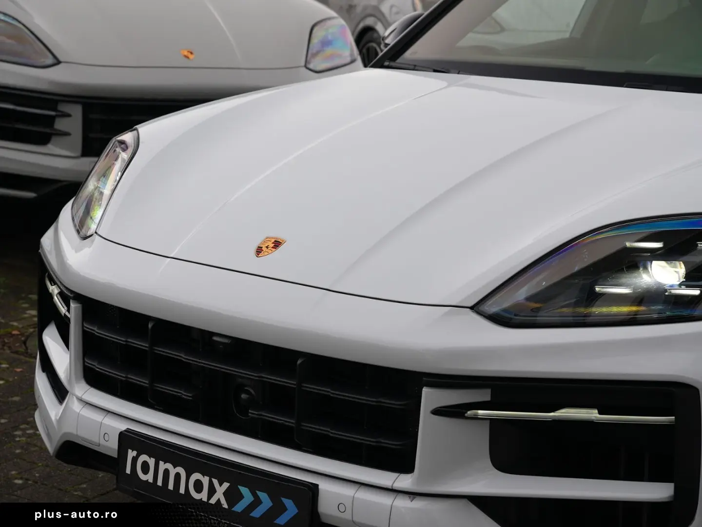 PORSCHE E-Hybrid Coupé SPORTDESIGN-ACC-LUFTF.-PANO-VOLL