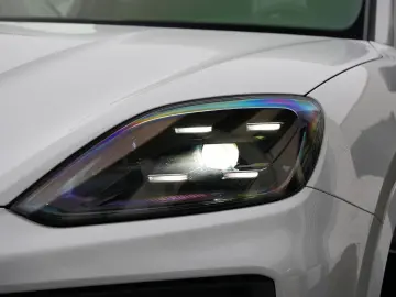 PORSCHE E-Hybrid Coupé SPORTDESIGN-ACC-LUFTF.-PANO-VOLL