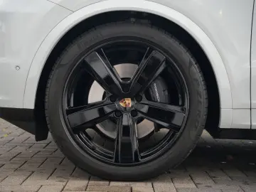 PORSCHE E-Hybrid Coupé SPORTDESIGN-ACC-LUFTF.-PANO-VOLL