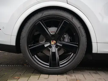 PORSCHE E-Hybrid Coupé SPORTDESIGN-ACC-LUFTF.-PANO-VOLL