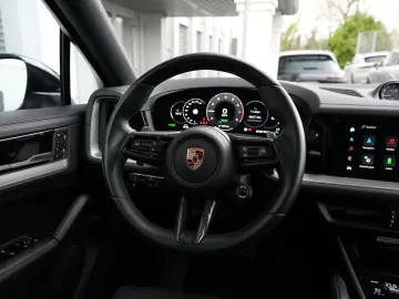 PORSCHE E-Hybrid Coupé SPORTDESIGN-ACC-LUFTF.-PANO-VOLL