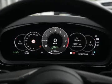 PORSCHE E-Hybrid Coupé SPORTDESIGN-ACC-LUFTF.-PANO-VOLL