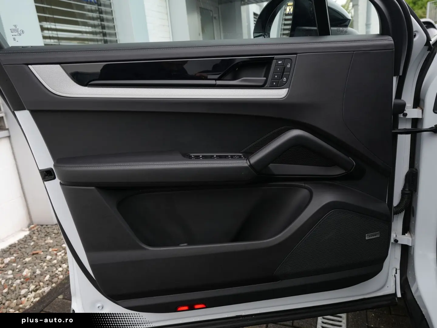 PORSCHE E-Hybrid Coupé SPORTDESIGN-ACC-LUFTF.-PANO-VOLL