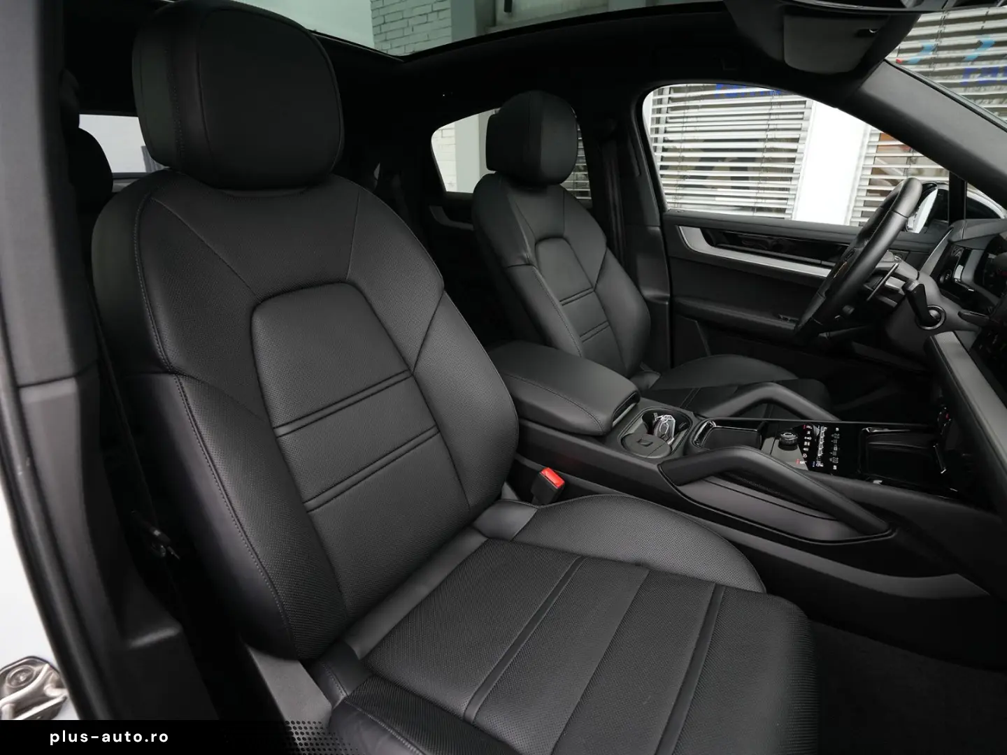 PORSCHE E-Hybrid Coupé SPORTDESIGN-ACC-LUFTF.-PANO-VOLL