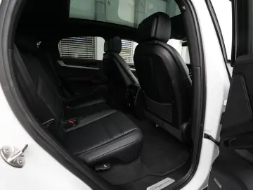 PORSCHE E-Hybrid Coupé SPORTDESIGN-ACC-LUFTF.-PANO-VOLL