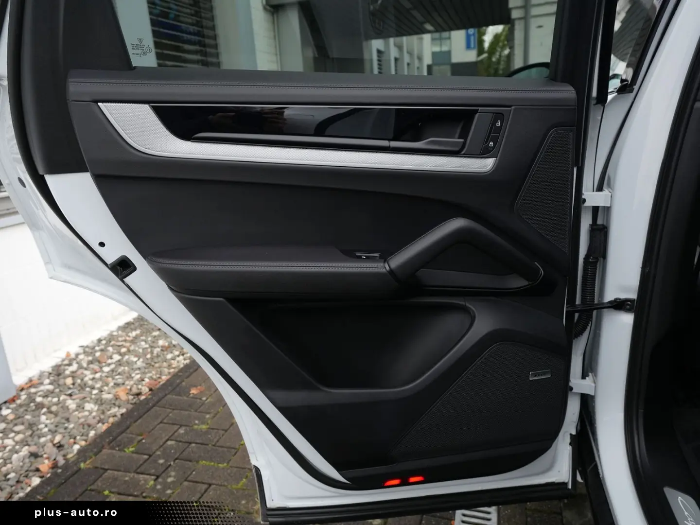 PORSCHE E-Hybrid Coupé SPORTDESIGN-ACC-LUFTF.-PANO-VOLL