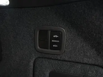 PORSCHE E-Hybrid Coupé SPORTDESIGN-ACC-LUFTF.-PANO-VOLL