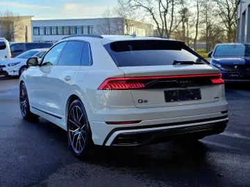 AUDI Q8 60 TFSI e 3.0 quattro