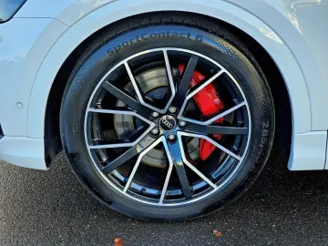 AUDI Q8 60 TFSI e 3.0 quattro