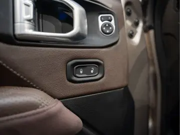 JEEP Wrangler BRUTE Soft-Top Elektrische Treeplanken