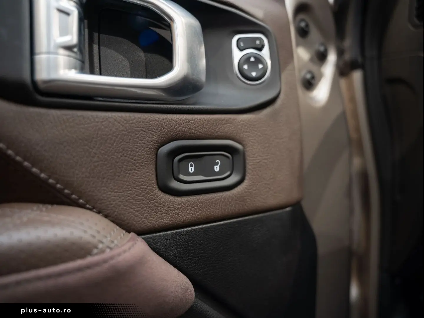 JEEP Wrangler BRUTE Soft-Top Elektrische Treeplanken