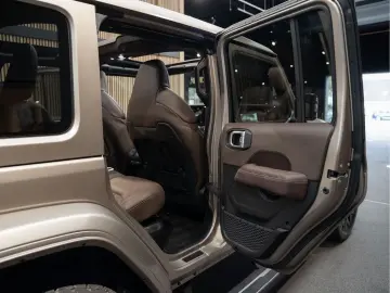 JEEP Wrangler BRUTE Soft-Top Elektrische Treeplanken