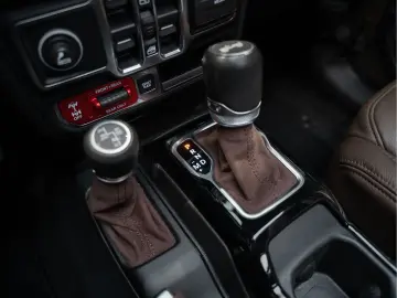 JEEP Wrangler BRUTE Soft-Top Elektrische Treeplanken