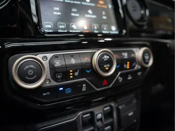 JEEP Wrangler BRUTE Soft-Top Elektrische Treeplanken