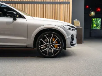 VOLVO XC60 T8 Plug-in-hybrid AWD Polestar Engineered 2