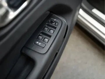 VOLVO XC60 T8 Plug-in-hybrid AWD Polestar Engineered 2