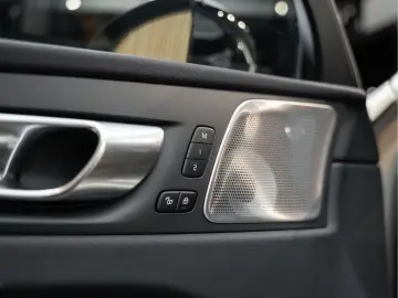 VOLVO XC60 T8 Plug-in-hybrid AWD Polestar Engineered 2