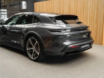 PORSCHE Taycan 4S Cross Turismo Off Road Design 4S Cross