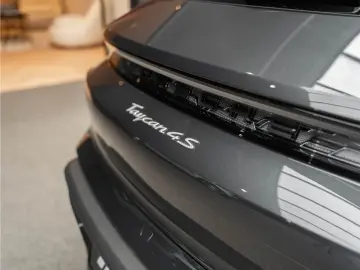PORSCHE Taycan 4S Cross Turismo Off Road Design 4S Cross