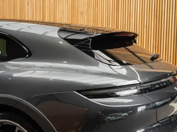 PORSCHE Taycan 4S Cross Turismo Off Road Design 4S Cross