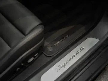 PORSCHE Taycan 4S Cross Turismo Off Road Design 4S Cross