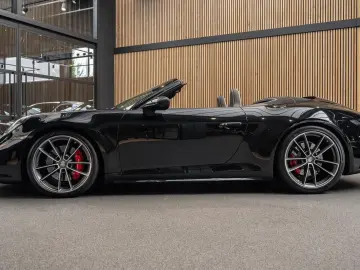 PORSCHE 992 992 Carrera 4S Cabrio Burmester Sportuitlaat