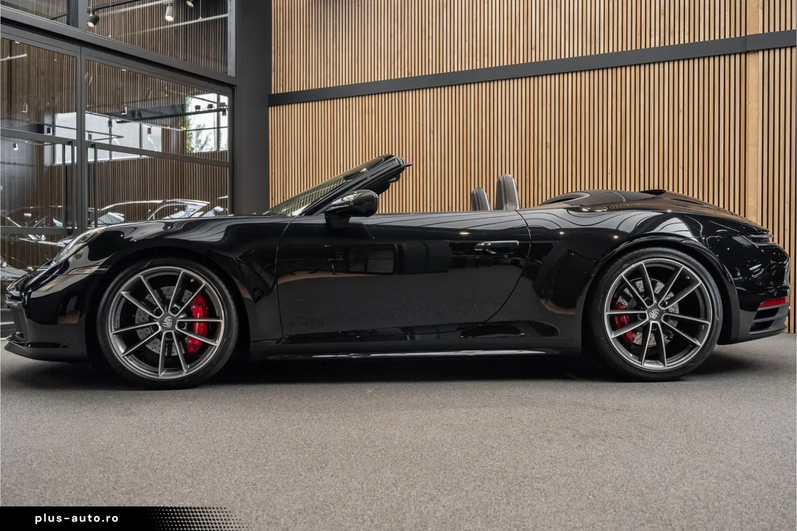 PORSCHE 992 992 Carrera 4S Cabrio Burmester Sportuitlaat