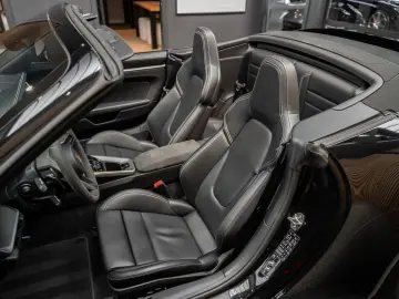PORSCHE 992 992 Carrera 4S Cabrio Burmester Sportuitlaat