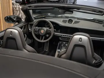 PORSCHE 992 992 Carrera 4S Cabrio Burmester Sportuitlaat