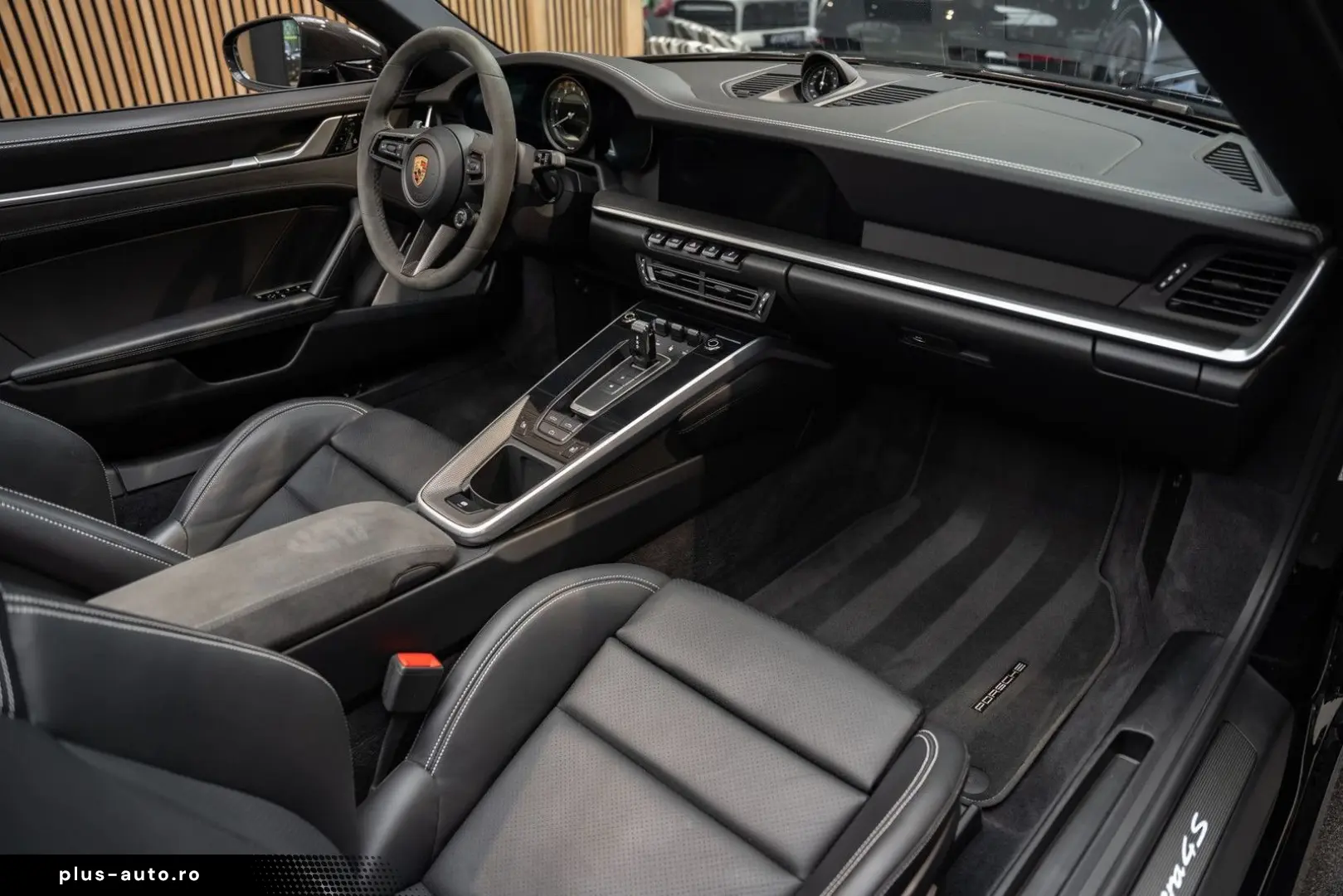 PORSCHE 992 992 Carrera 4S Cabrio Burmester Sportuitlaat