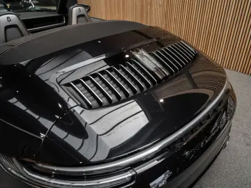 PORSCHE 992 992 Carrera 4S Cabrio Burmester Sportuitlaat