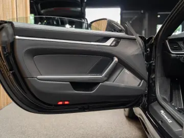 PORSCHE 992 992 Carrera 4S Cabrio Burmester Sportuitlaat