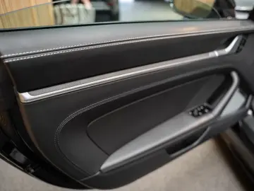 PORSCHE 992 992 Carrera 4S Cabrio Burmester Sportuitlaat