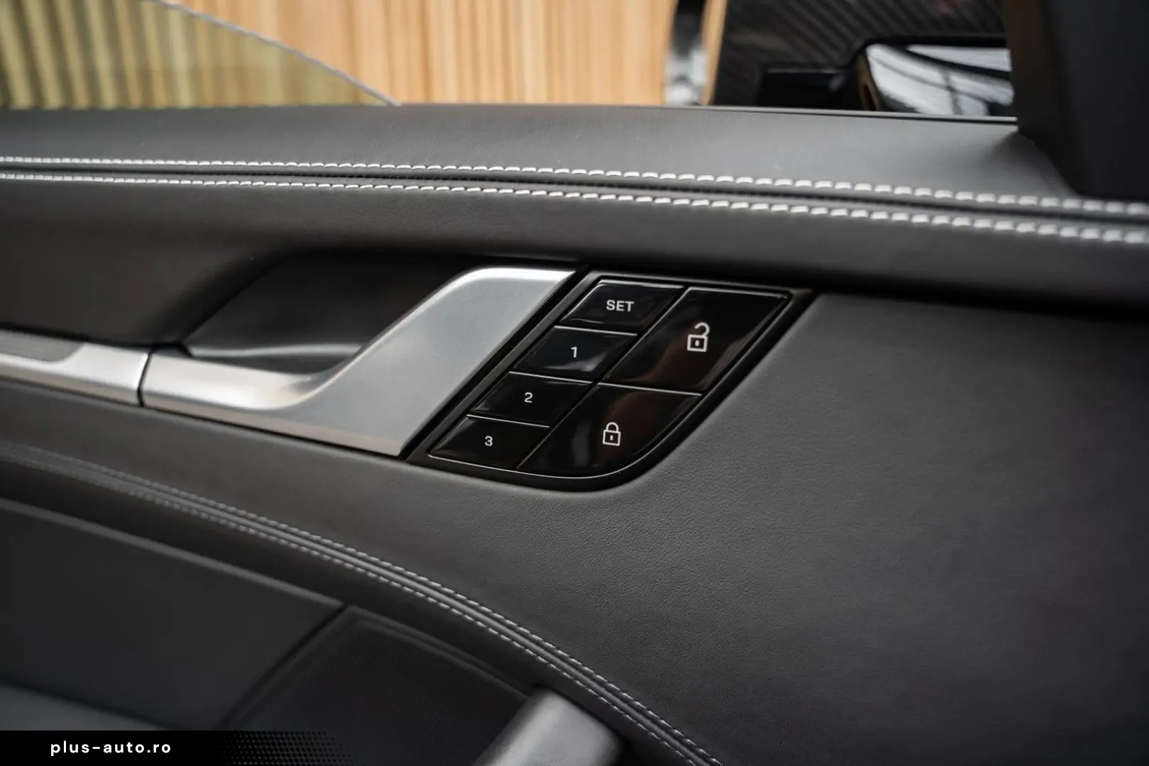 PORSCHE 992 992 Carrera 4S Cabrio Burmester Sportuitlaat