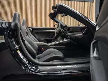 PORSCHE 992 992 Carrera 4S Cabrio Burmester Sportuitlaat